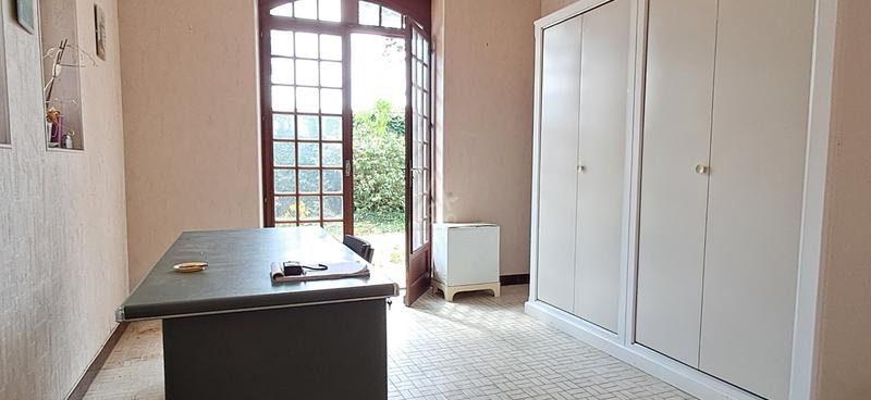 Maison - 225 m² - 9 pièces