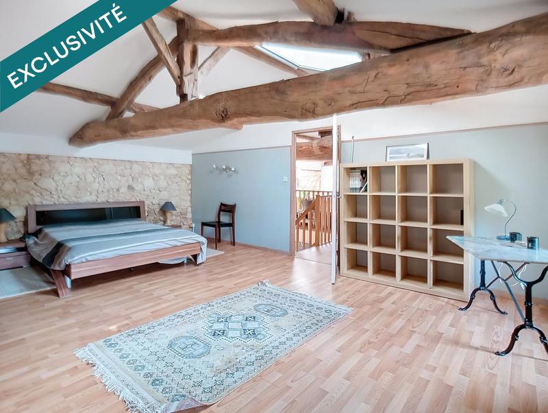 Maison - 345 m² - 15 pièces