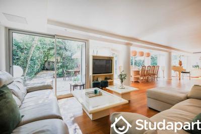 Appartement - 220 m² - 4 pièces