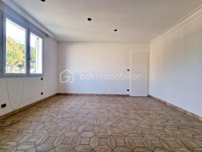 Maison traditionnelle - 250 m² - 7 pièces