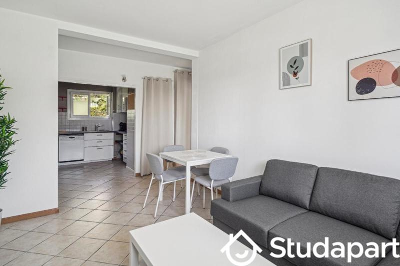 Chambre - 12 m² - 1 pièce