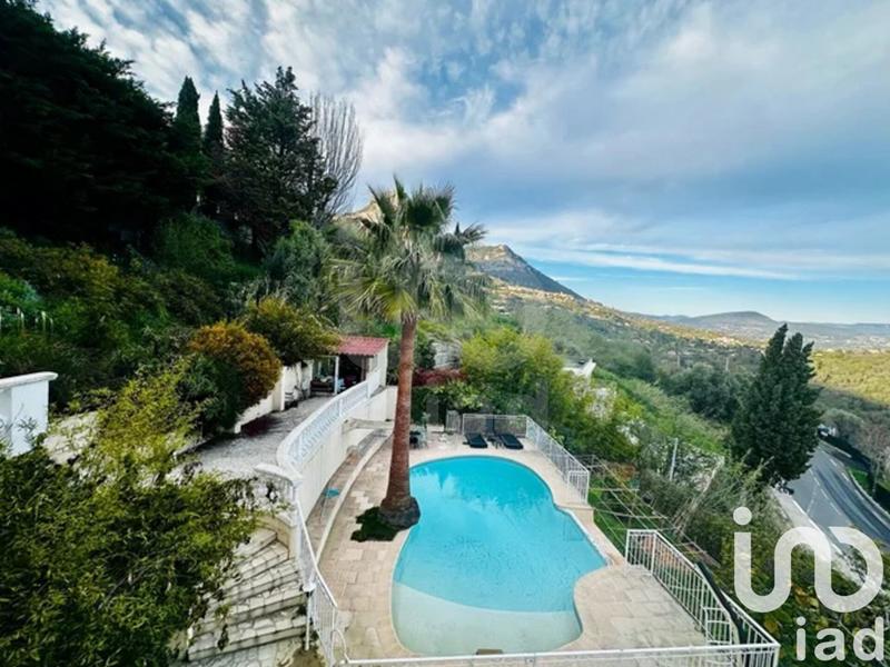 Maison - 195 m² - 6 pièces