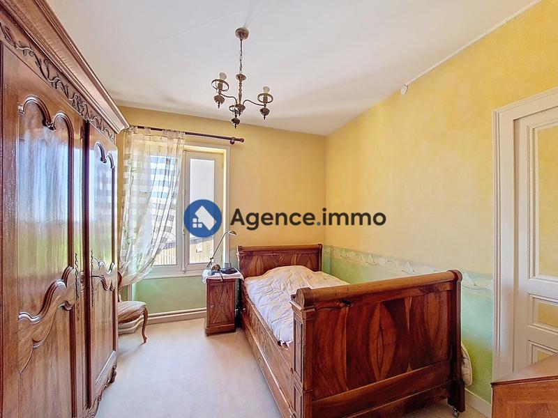 Maison - 170 m² - 8 pièces