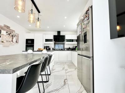 Villa - 140 m² - 5 pièces