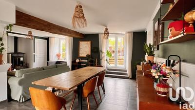 Maison - 240 m² - 8 pièces