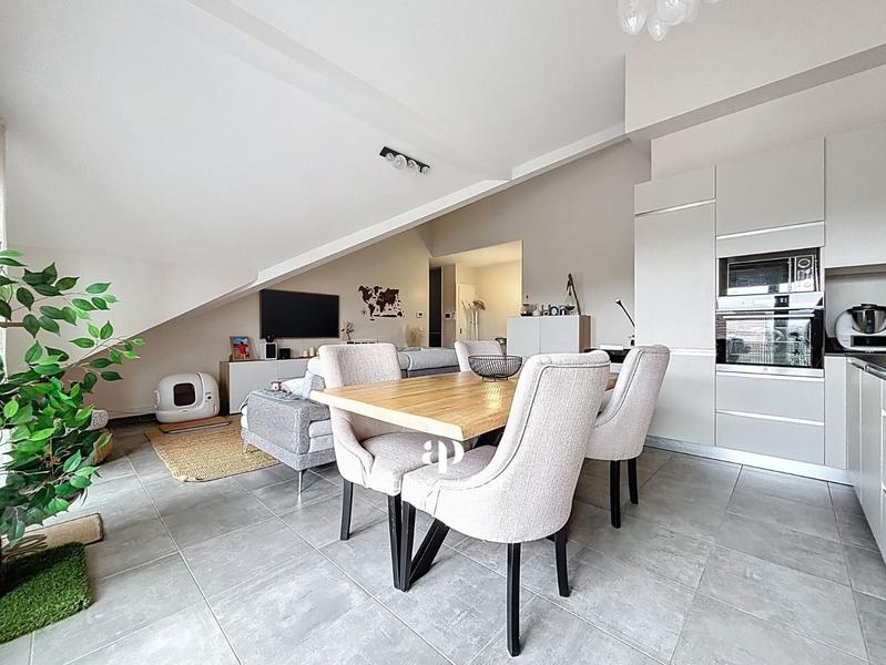 Appartement - 92 m² - 4 pièces