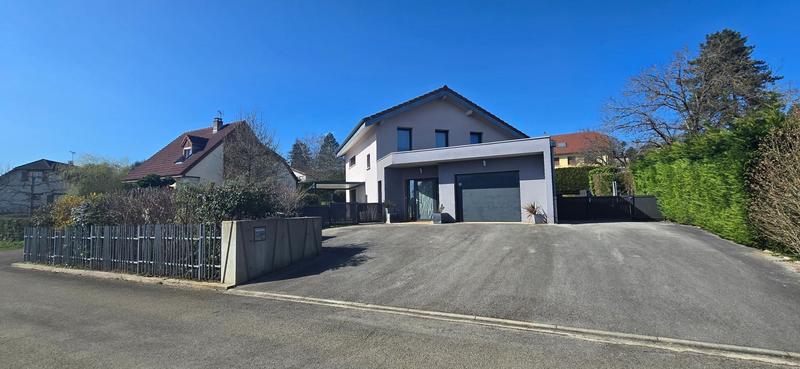 Maison - 147 m² - 5 pièces