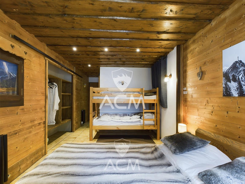 Châlet - 310 m² - 14 pièces