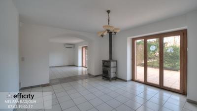 Maison - 202 m² - 7 pièces