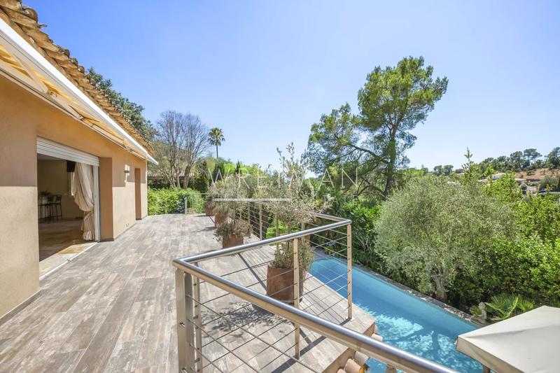 Villa - 430 m² - 9 pièces