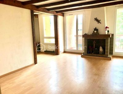 Appartement - 90 m² - 5 pièces