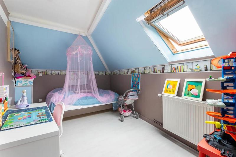 Maison - 280 m² - 10 pièces