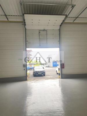 Entrepôt - 374 m²