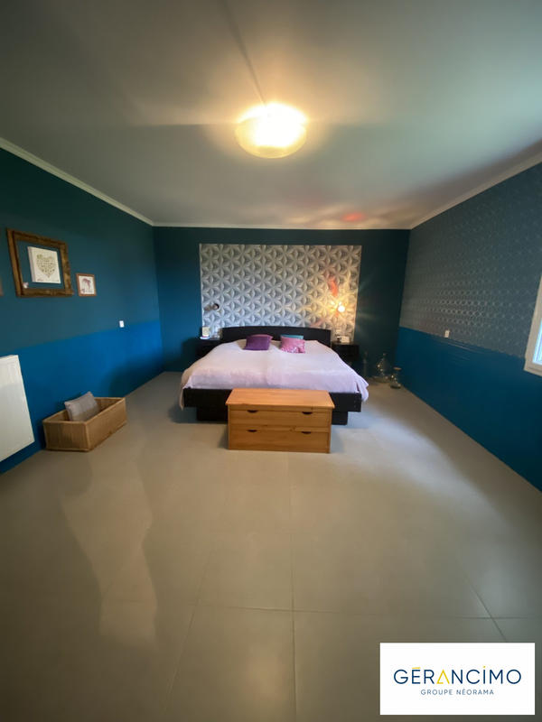 Maison - 216 m² - 8 pièces