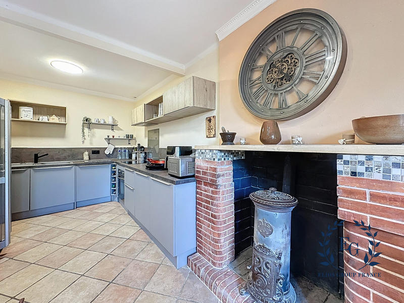 Maison traditionnelle - 160 m² - 6 pièces