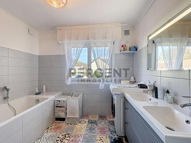 Maison - 226 m² - 7 pièces