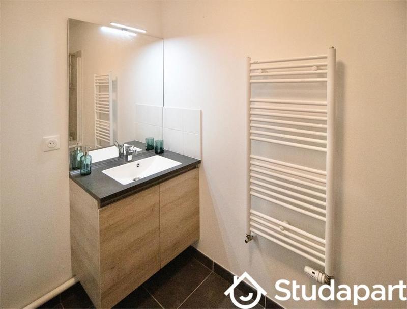 Chambre - 9 m² - 1 pièce