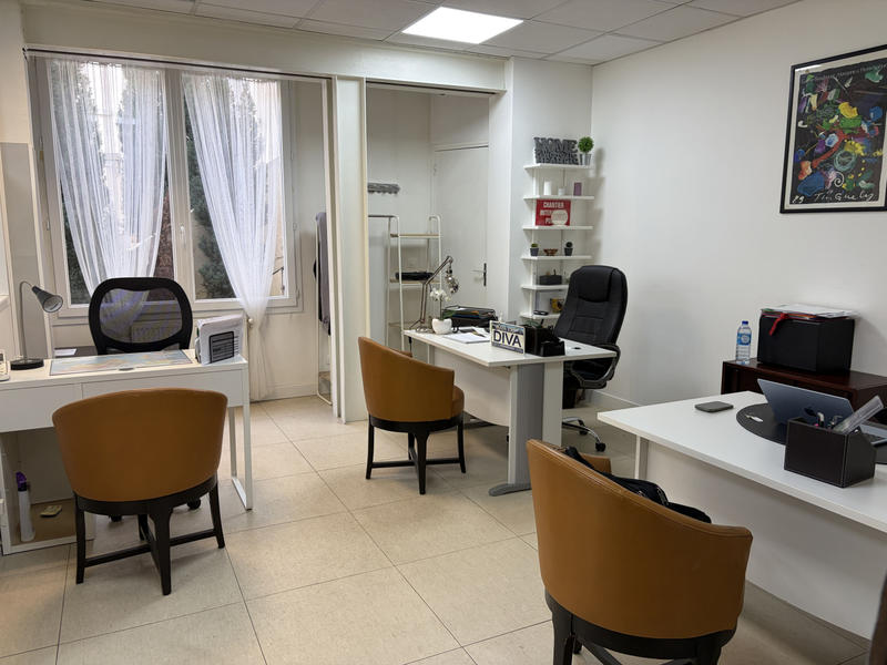 Bureau - 70 m² - 4 pièces