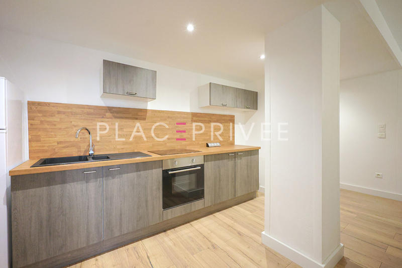 Appartement - 85 m² - 5 pièces