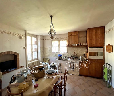 Maison - 168 m² - 8 pièces