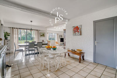 Maison - 209 m² - 6 pièces