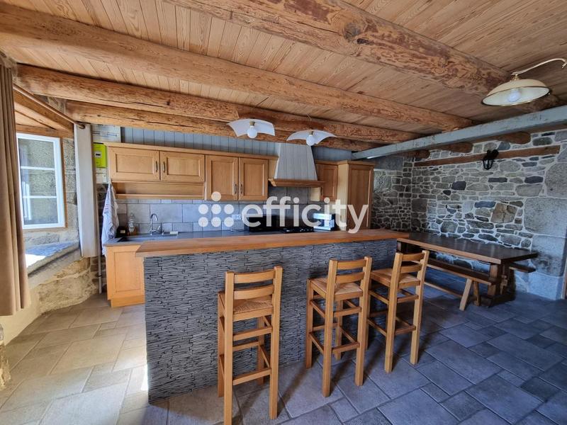 Maison - 94 m² - 5 pièces