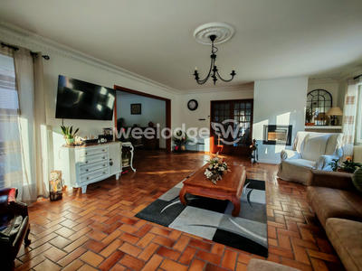 Maison - 262 m² - 10 pièces