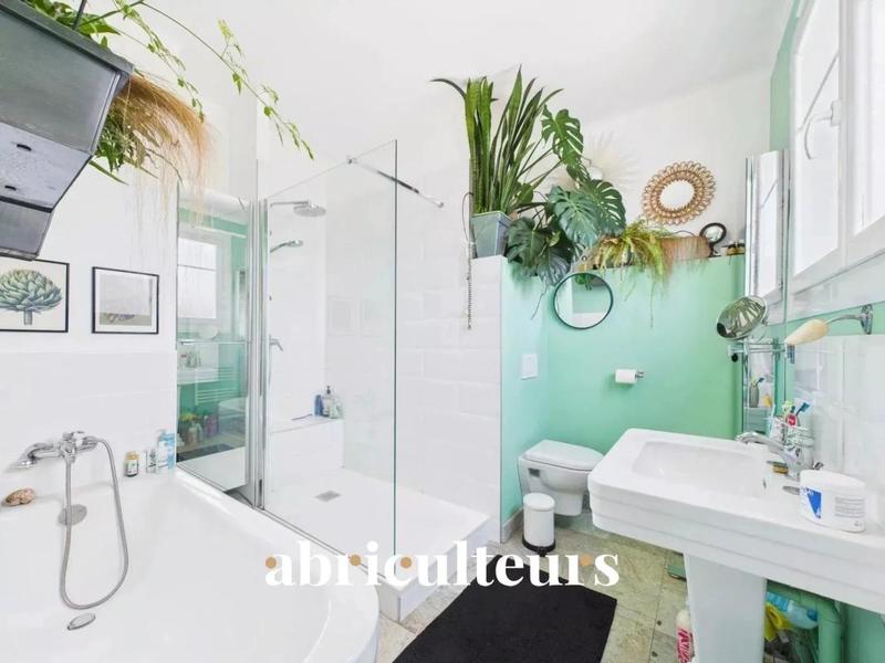 Appartement - 230 m² - 9 pièces