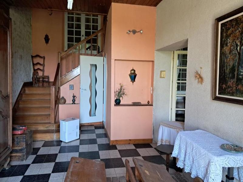 Propriété - 201 m² - 8 pièces