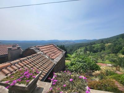 Maison - 160 m² - 8 pièces