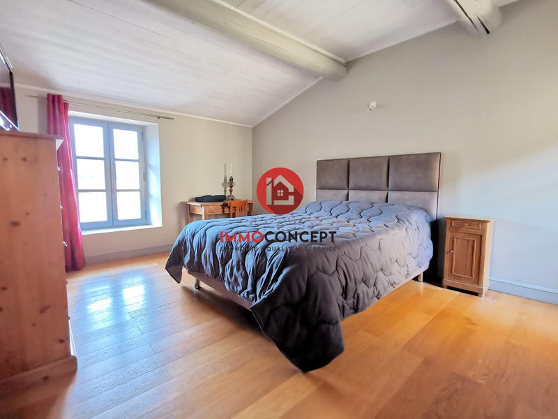 Mas - 270 m² - 7 pièces