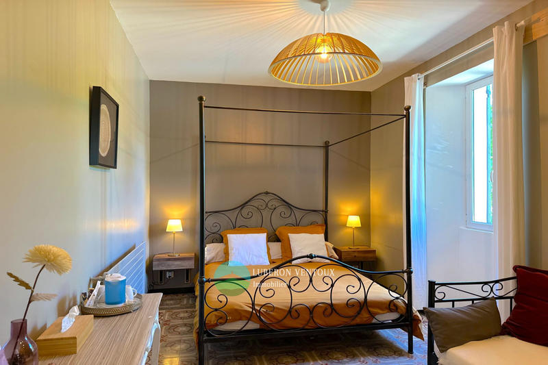 Propriété - 408 m² - 15 pièces