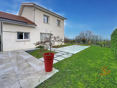 Maison - 114 m² - 5 pièces