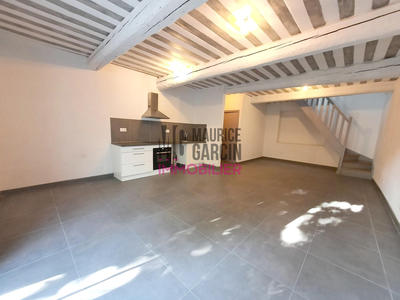 Appartement - 85 m² - 3 pièces