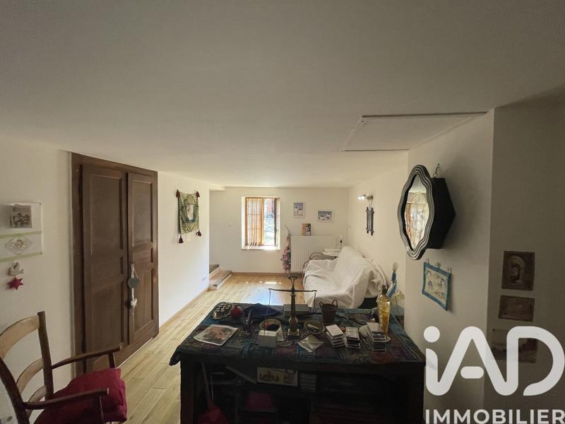 Maison - 230 m² - 6 pièces