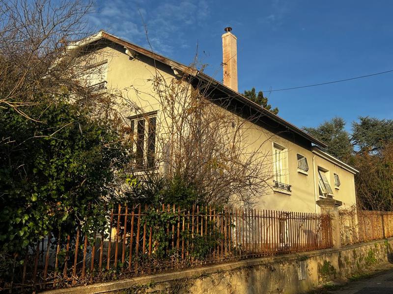 Maison - 230 m² - 7 pièces