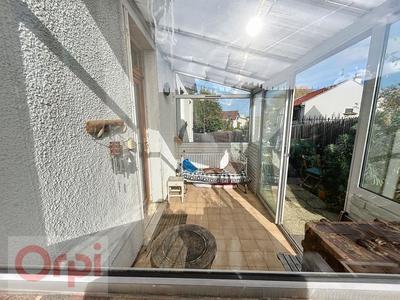 Pavillon - 90 m² - 5 pièces