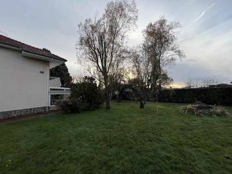 Maison traditionnelle - 120 m² - 10 pièces