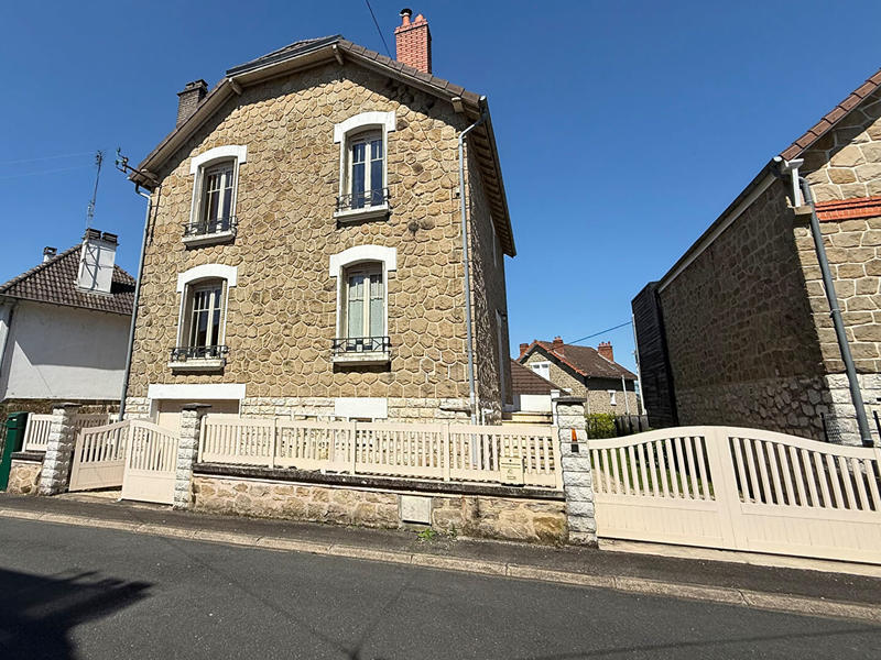 Maison - 120 m² - 7 pièces