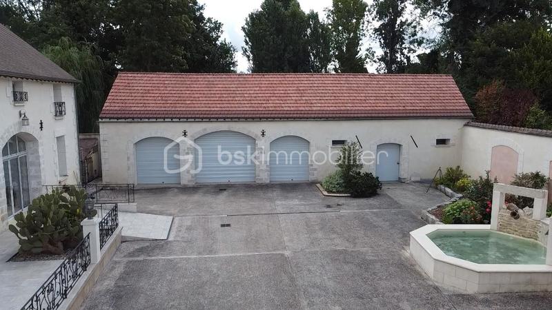 Demeure - 420 m² - 11 pièces