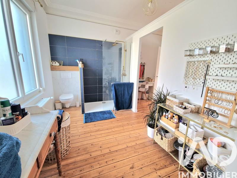 Maison - 267 m² - 10 pièces