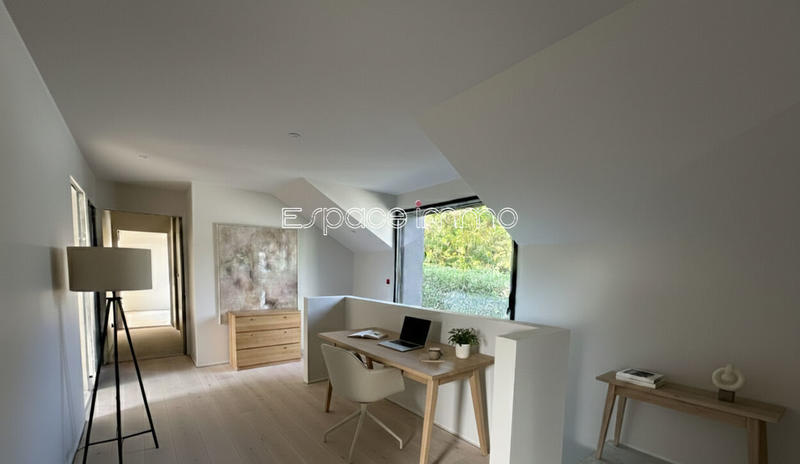 Maison - 200 m² - 6 pièces