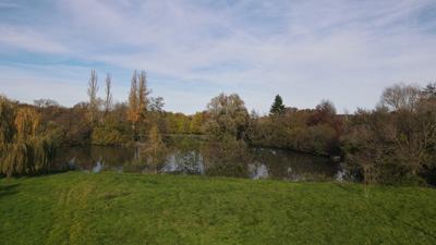 Terrain de loisirs - 15 555 m²