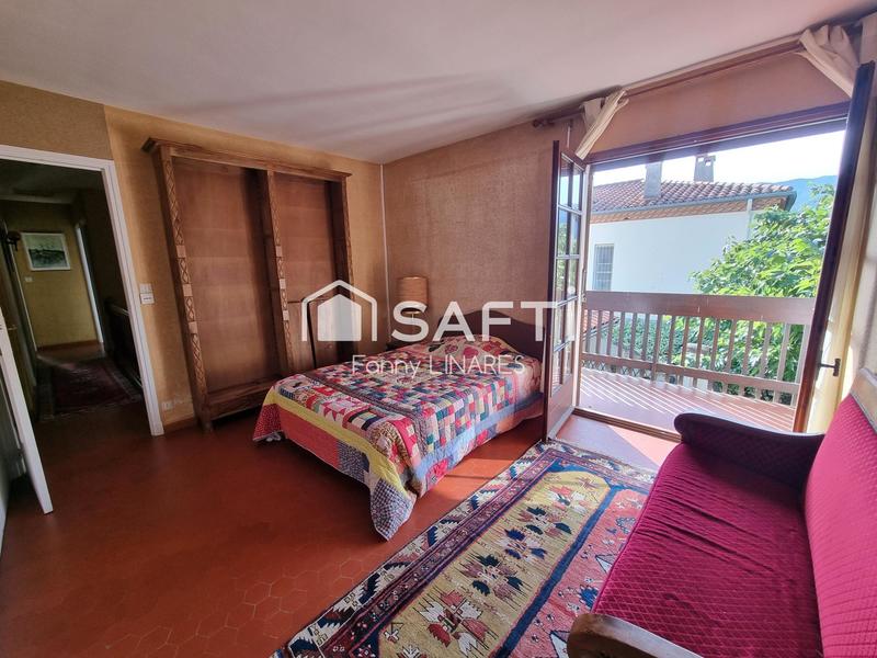 Maison - 224 m² - 8 pièces