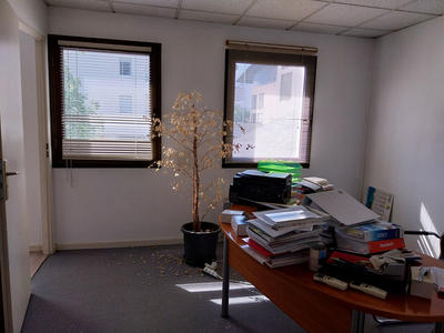 Local d'activité / Entrepôt - 108 m² - 6 pièces