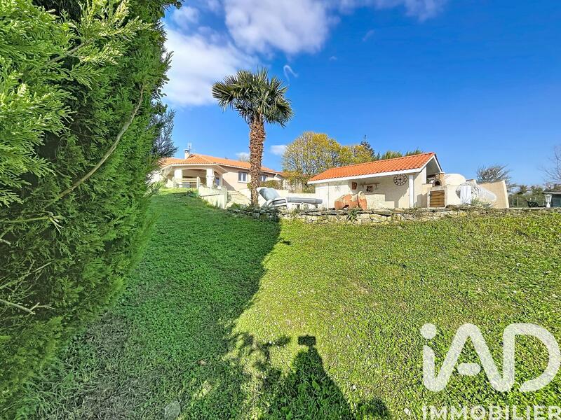 Maison - 200 m² - 5 pièces