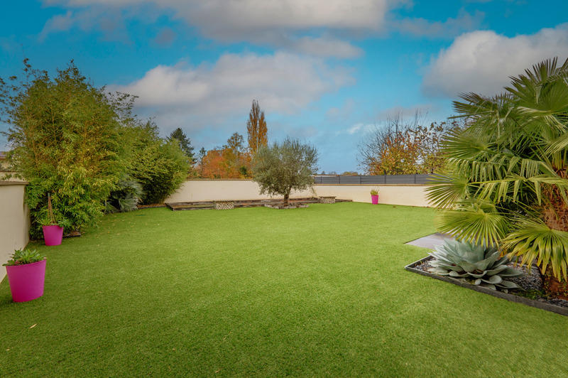 Maison - 240 m² - 7 pièces