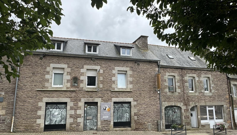 Maison - 135 m² - 12 pièces