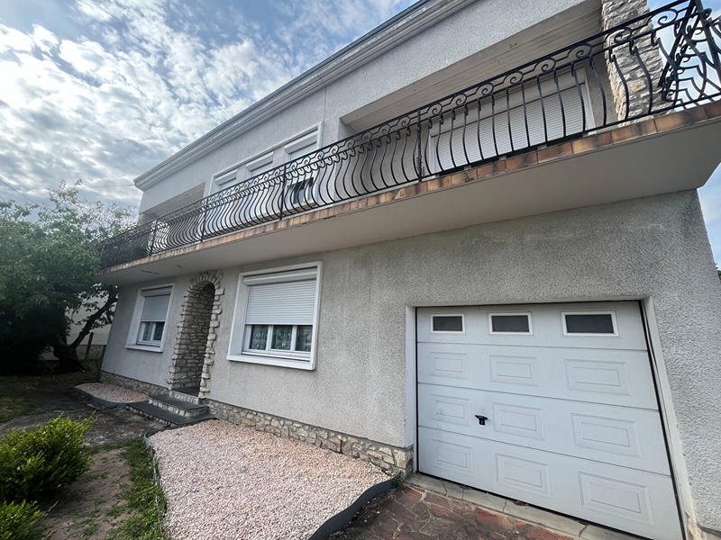 Maison - 277 m² - 11 pièces