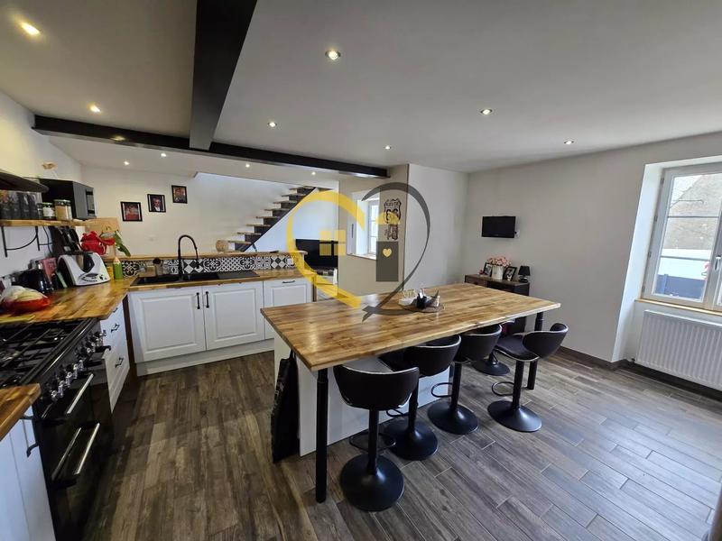 Maison - 90 m² - 3 pièces